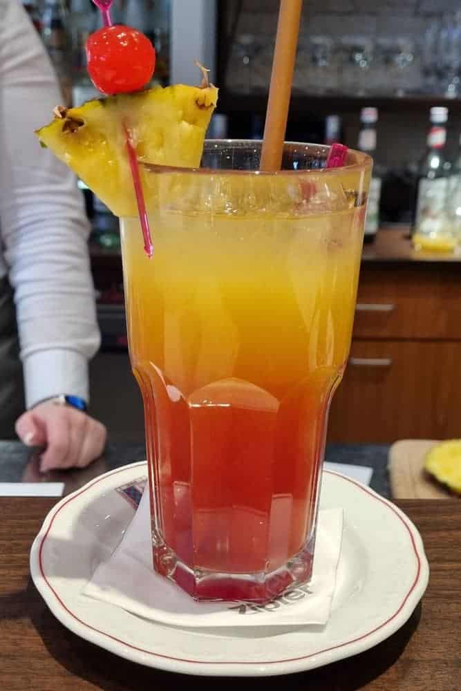 rot oranger Cocktail der Berufsschule Geras