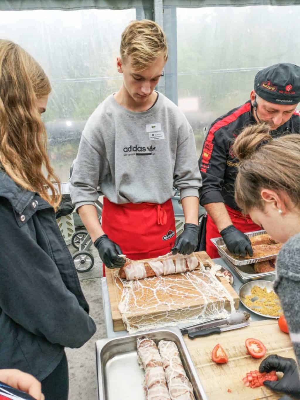 Adi Matzek Grillschule gefüllte Hühnerbrust im Speckmantel